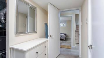 1 chambre, bureau, fer et planche à repasser, Wi-Fi