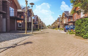 المنطقة المحيطة بالمنشأة