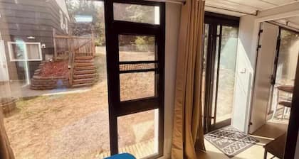 Tiny Oasis with all the amenities!