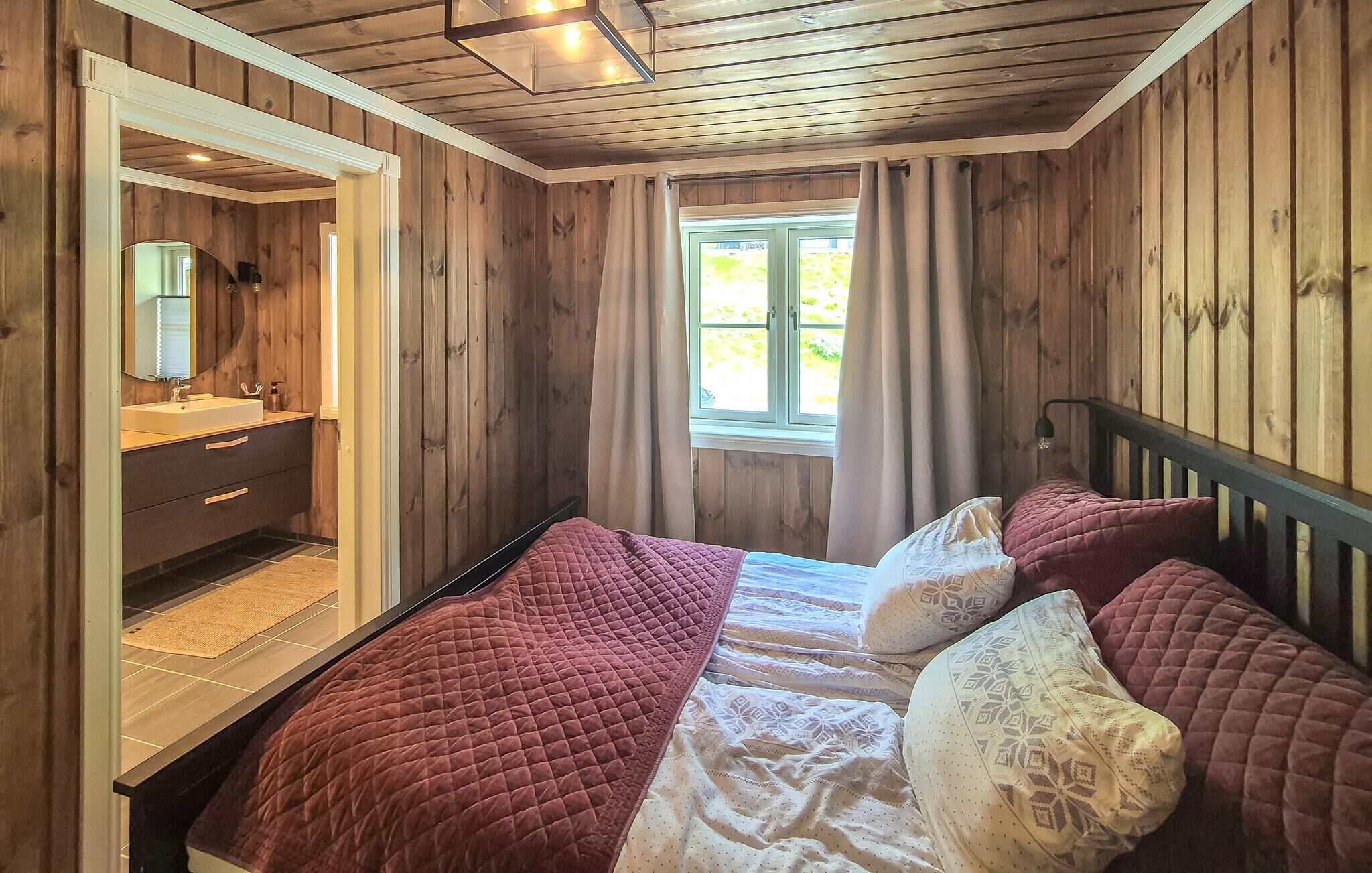 4 bedrooms, free WiFi