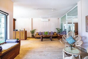 Unclassified image, 3 of 48, button - Bakong Hotel (Siem Reap)