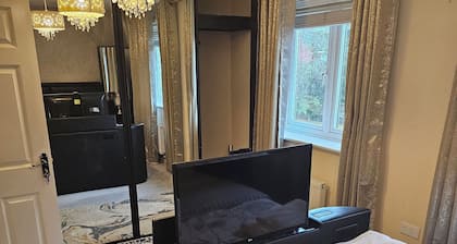 Relaxing Townhouse with spacious interior in Derby near Nottingham