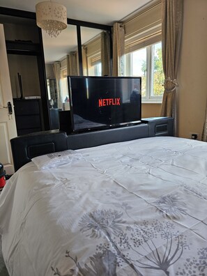 4 bedrooms, WiFi, bed sheets - Relaxing Townhouse with spacious interior in Derby near Nottingham (Mickleover)