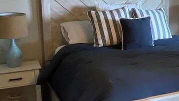 4 bedrooms, WiFi, bed sheets