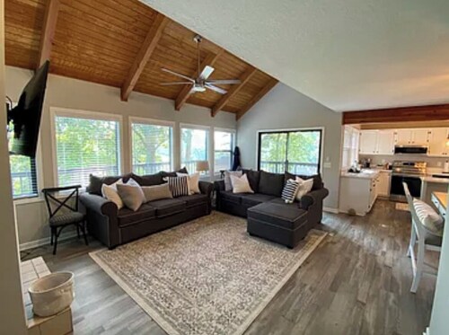 Golfer meets Lake Lover.  4 bd, 4 ba Cottage in Deerfield Resort Hole 5 awaits!