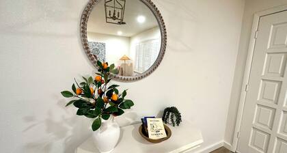 Viva The Matador! Newly Renovated and Charming 4 Bedroom/2 Bathroom House