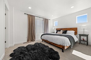 2 bedrooms, WiFi, bed sheets - Chic Mid-Century Retreat in Downtown  (Salt Lake City)