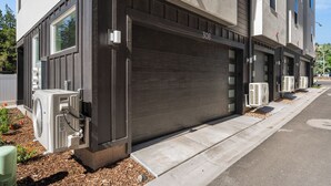 Property grounds - Chic Mid-Century Retreat in Downtown  (Salt Lake City)