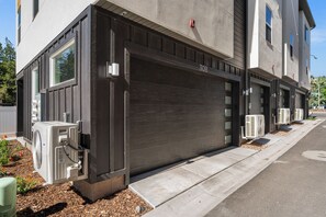 Property grounds - Chic Mid-Century Retreat in Downtown  (Salt Lake City)