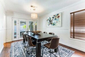 Dining - Stunning Home Pool, Cabana & BBQ (Henderson)