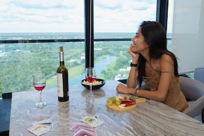 Dining - Luxurious Apartment w/ Charming Lake View in Merida (Merida)