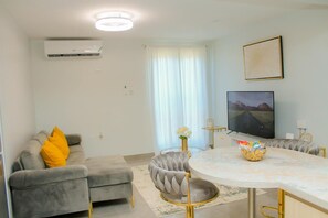 Living area - The perfect little Gem  (Kingston)