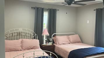4 bedrooms, iron/ironing board, WiFi, bed sheets