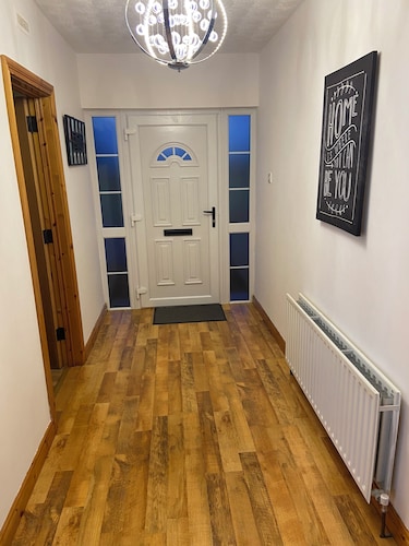 Quiet house near forestry and Lough Derg