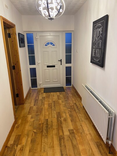 Quiet house near forestry and Lough Derg