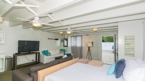 4 bedrooms, desk, iron/ironing board, WiFi