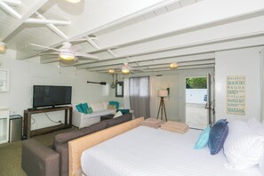 4 bedrooms, desk, iron/ironing board, WiFi