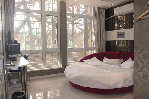 Shenyang Jiayi Theme Hotel