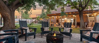 Luxury Amenity Paradise! Sleeps 18 - Pool, Hot Tub, Game Room, Golf, Fire Pit!
