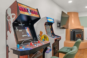 Games room - Luxury Amenity Paradise! Sleeps 18 - Pool, Hot Tub, Game Room, Golf, Fire Pit!
 (Albuquerque)