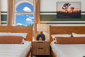 5 bedrooms, desk, iron/ironing board, WiFi - Luxury Amenity Paradise! Sleeps 18 - Pool, Hot Tub, Game Room, Golf, Fire Pit!
 (Albuquerque)