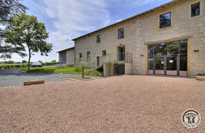 Exterior - Histoire de Vigneron (POMMIERS)