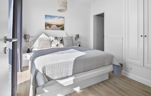 2 bedrooms, iron/ironing board, travel crib, free WiFi - Beach front apartment in Olpenitz (Olpenitz)