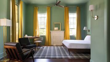 1 bedroom, hypo-allergenic bedding, free minibar items, desk