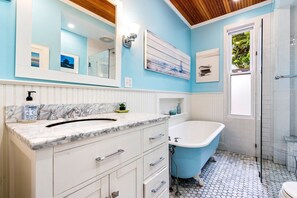 毛巾、肥皂、卫生纸