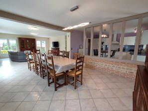 تناول الطعام