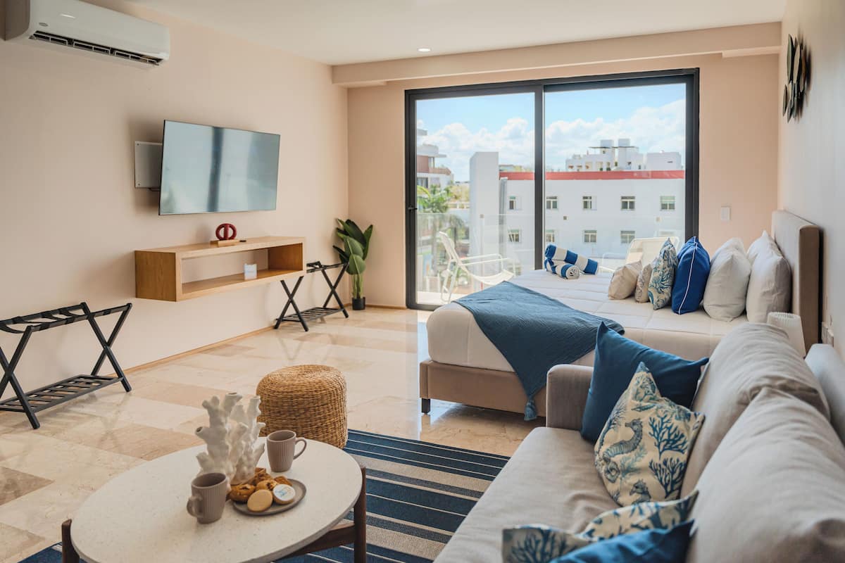 Standard Studio | In-room safe, individually decorated, free WiFi, bed sheets