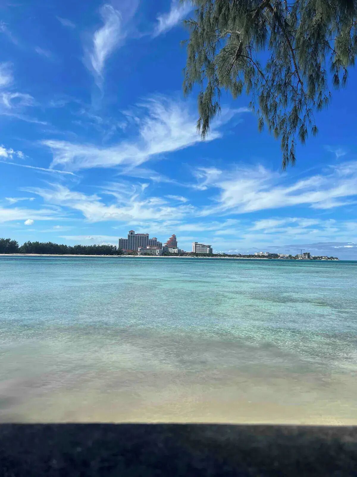 Aurinkotuoleja, rantapyyhkeitä