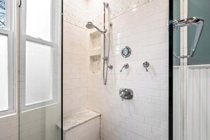 Douche, séchoir à cheveux