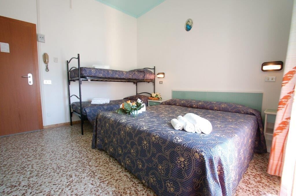 Caja de seguridad en la habitación y wifi gratis 