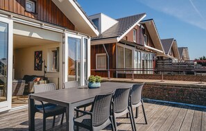 Outdoor dining - Cozy home in Uitgeest (Uitgeest)