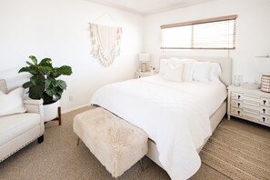 1 habitación, tabla de planchar con plancha, cuna de viaje y wifi 