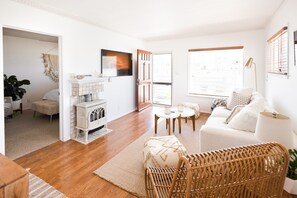 Smart TV - Cozy Modern 1-bedroom 100 steps from the beach Redondo Beach (Redondo Beach)