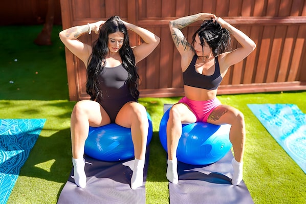 Pilates - Illuminati Guest House (Victoria)