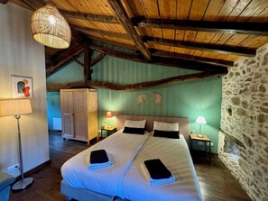 1 bedroom, free WiFi, bed sheets