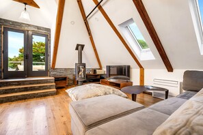 TV - Roof Deck - Parking - 5 Min Downtown (Portland)