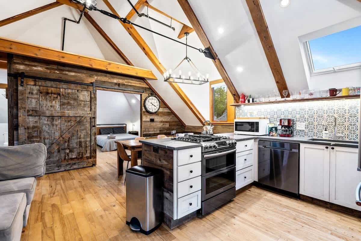 Frigorífic, microones, forn i placa de cuina 