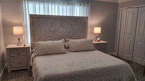 3 室のベッドルーム、WiFi (無料)、ベッドシーツ