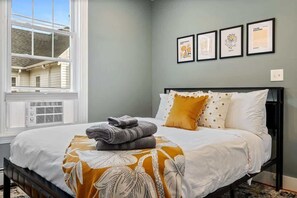 3 bedrooms, iron/ironing board, travel cot, free WiFi