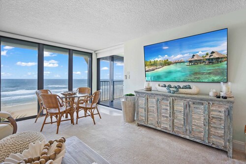 Vast Oceanfront Views, Pool, Patio, Tennis