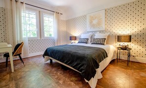 6 Schlafzimmer, Reisekinderbett, kostenloses WLAN