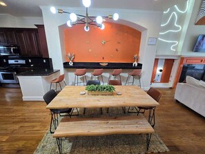 Dining - Limited Spring Offer | Private Jacuzzi | Sleeps 9 (Houston)
