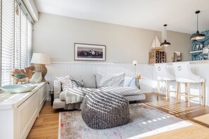 TV, ping pong, stereo - NEU 2024 - Inselglück - Idyllische Erdgeschosswohnung mit Garten in Zentraler Lage von Wenningstedt (Wenningstedt-Braderup (Sylt))