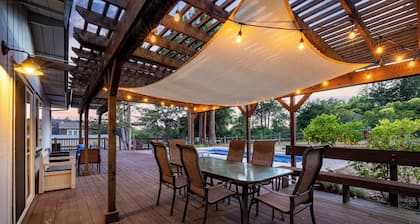 Splendid Wine Country Escape: Pool, AC & Near Healdsburg and Michelin Dining.