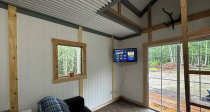 Cozy dry cabin in fabulous Fairbanks. Pets welcome, please read description.