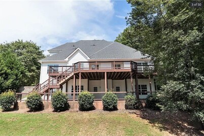 Close to Clemson!! Grand Lake Hartwell Escape 7 Bedroom Lakefront Home